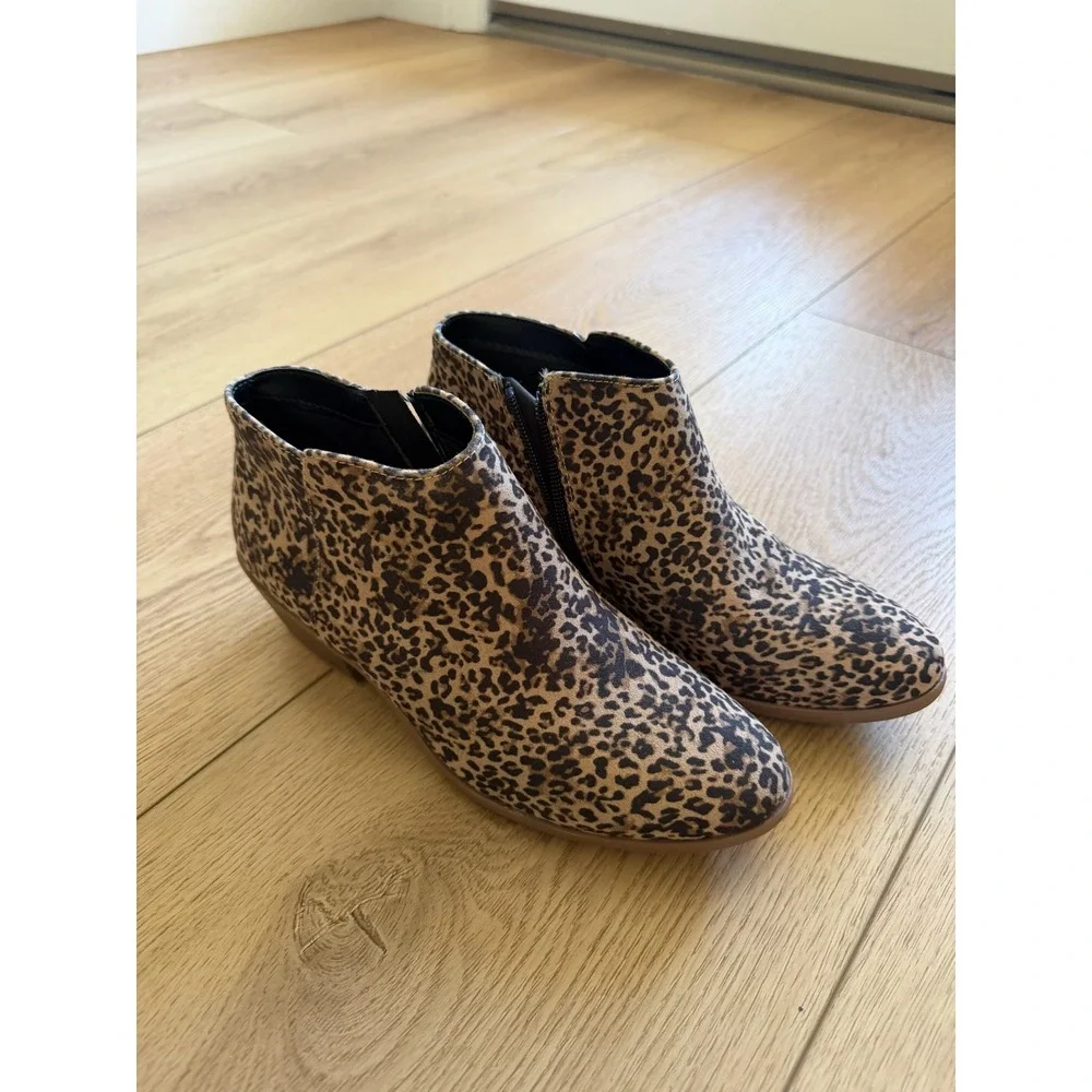 Soda Womens Leopard Print Ankle Booties Low Block Heel Side Zip Brown Size‎ 7.5